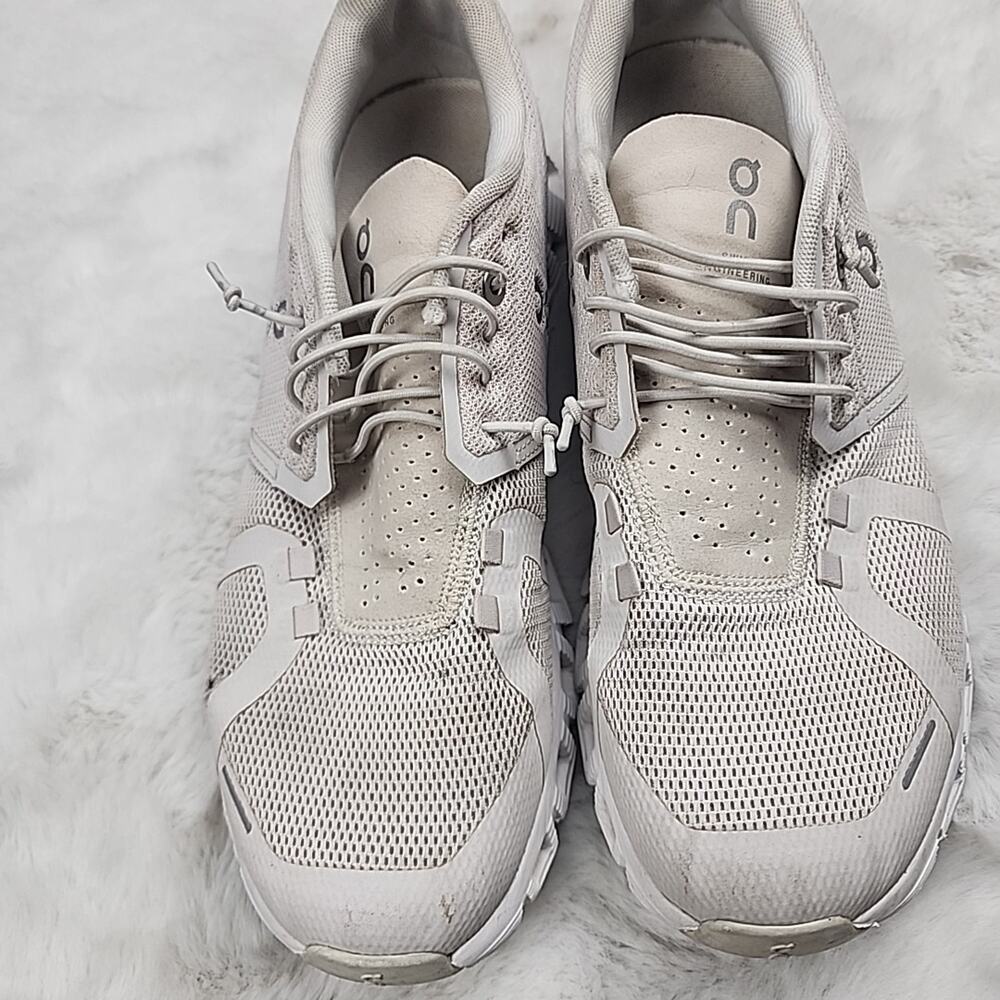 ON Cloud 5 Shoes Womens Size 9.5 Beige White Running Athletic - Picture 3 of 9